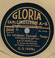 Du schwarzer Zigeuner ----- Karel Vacek ----- 
Karel Vacek war ein Komponist und Musiker der im Jahr 1931 die deutsche Fassung von "Du schwarzer Zigeuner" zu einem internationalen Erfolg machte.<br>
Als Militrmusiker hat er Mrsche wie "Wir sind unter uns" und "Musik der Heimat" komponiert.<br>
"Du schwarzer Zigeuner" kann dem Genre Tango zugeordnet werden, von diesem Lied gibt es etliche Interpretationen und Coverversionen, u.a. von
Vico Torriani, Peter Sebastian , Rocco Granata und Karel Gott.<br>


